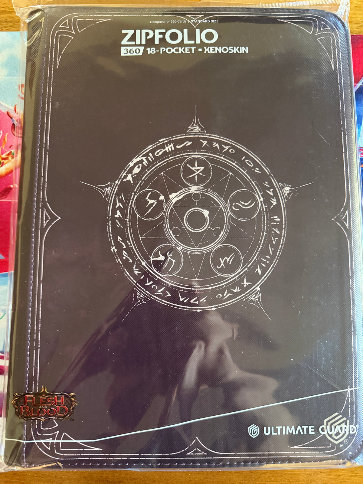 Runechant Ultimate Guard Zipfolio 360 18 Pocket Binder